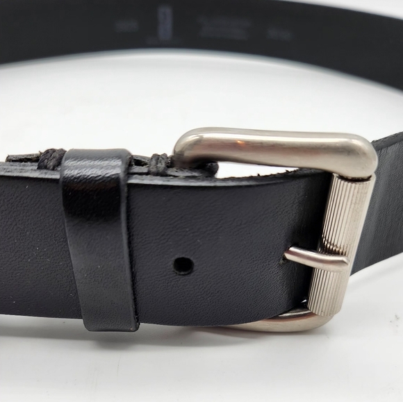 Levis Black Genuine Leather Belt Mens 36/90 Silver Tone Buckle - Good Condition - Picture 2 of 10